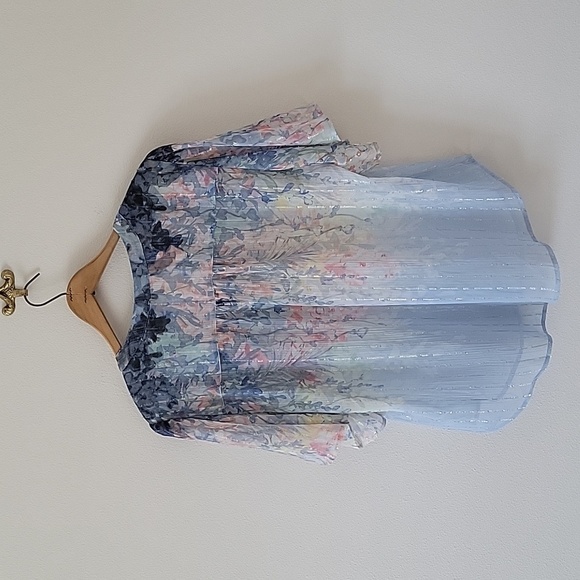 Chico's Sheer Floral Striped Jacquard Flutter-Sleeve Button Down Size Large - Picture 6 of 11